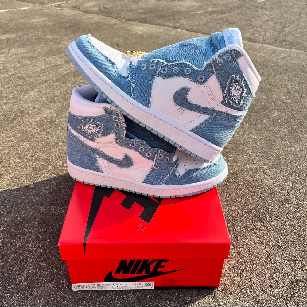 Women’s Nike Air Jordan 1 High Denim White and Blue Sneakers Size 7.5W New